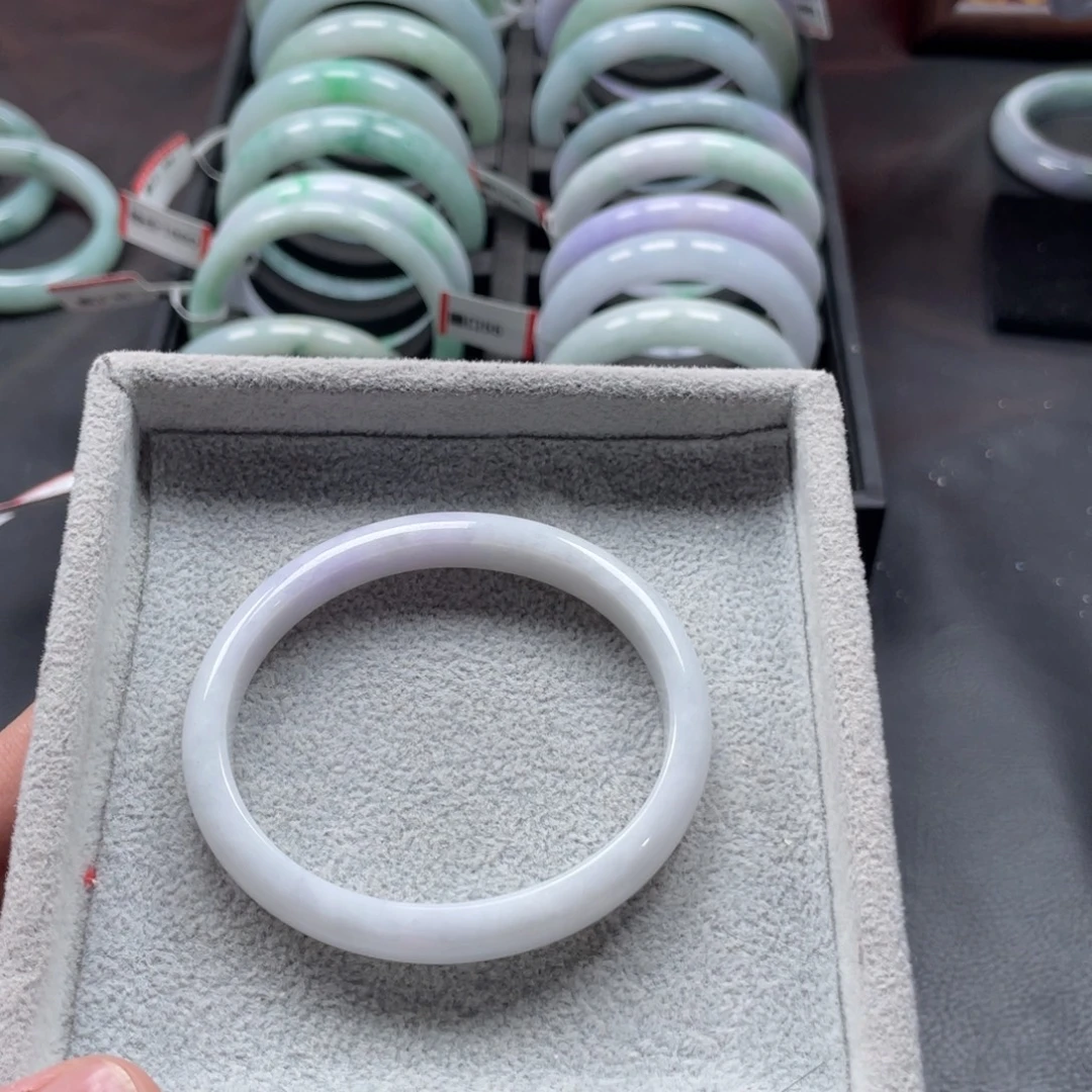 翡翠未镶嵌手镯贵妃