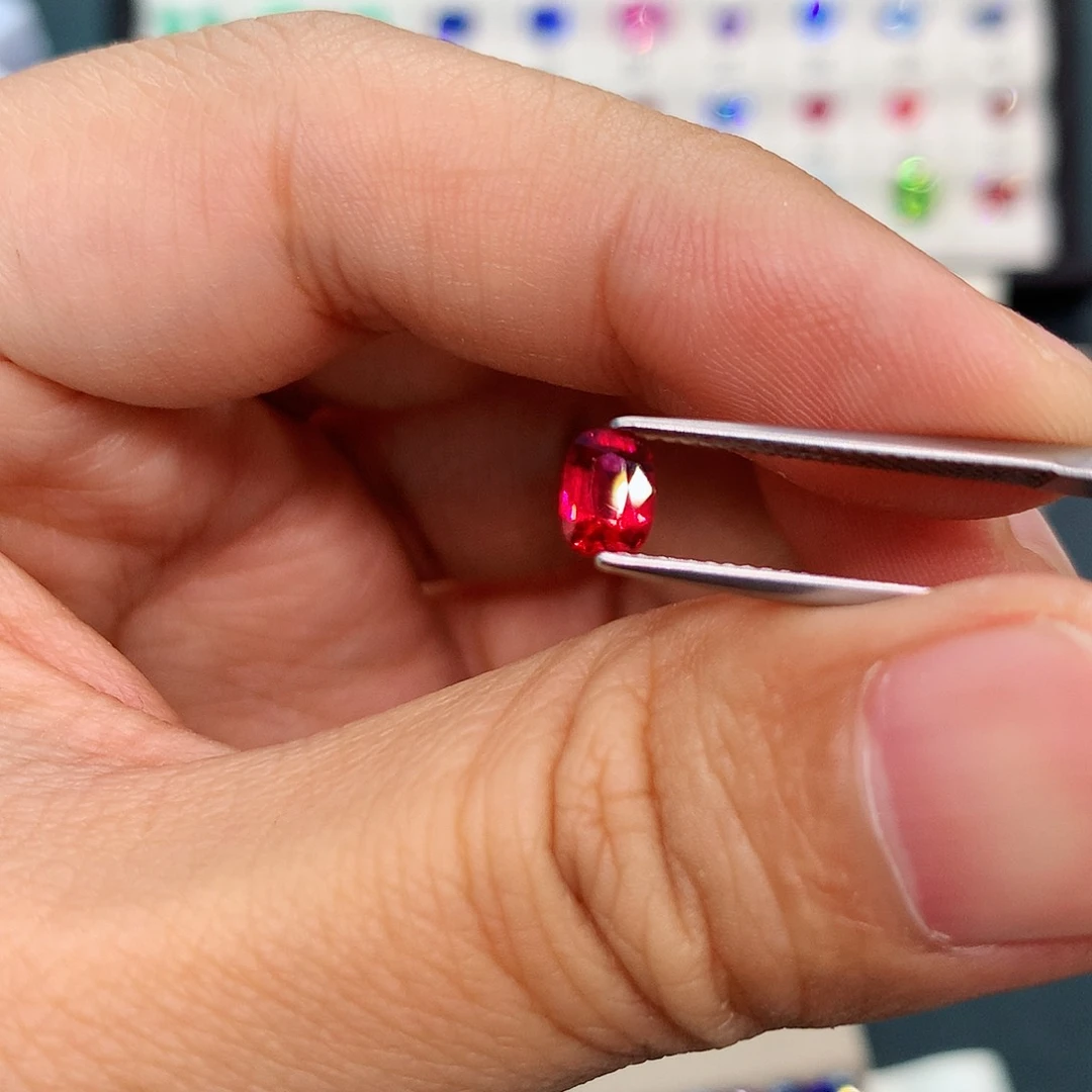 尖晶石裸石未镶嵌52分绝地武士