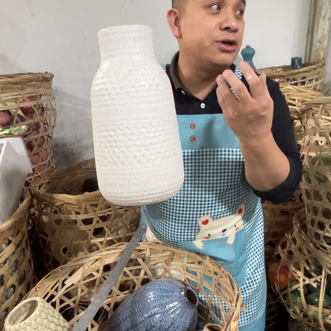 摆件29 号高中低温陶瓷瓶（部分微瑕）