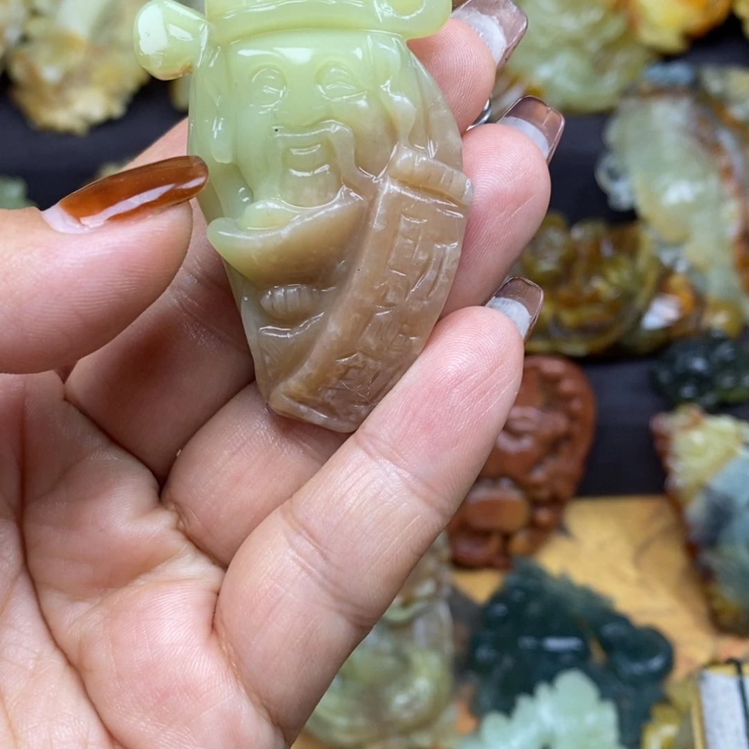 蛇纹石玉颈饰未镶嵌