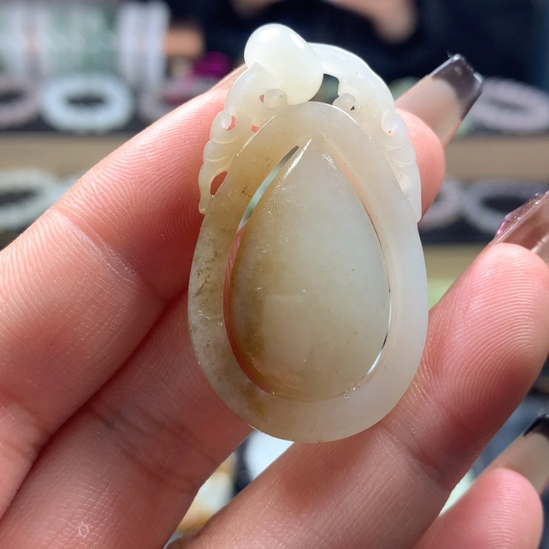 和田玉（糖玉）未镶嵌颈饰