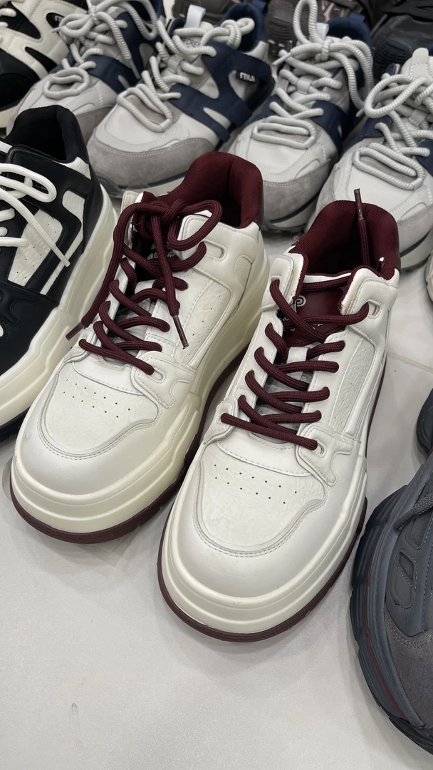 早秋款休闲运动鞋全码全色