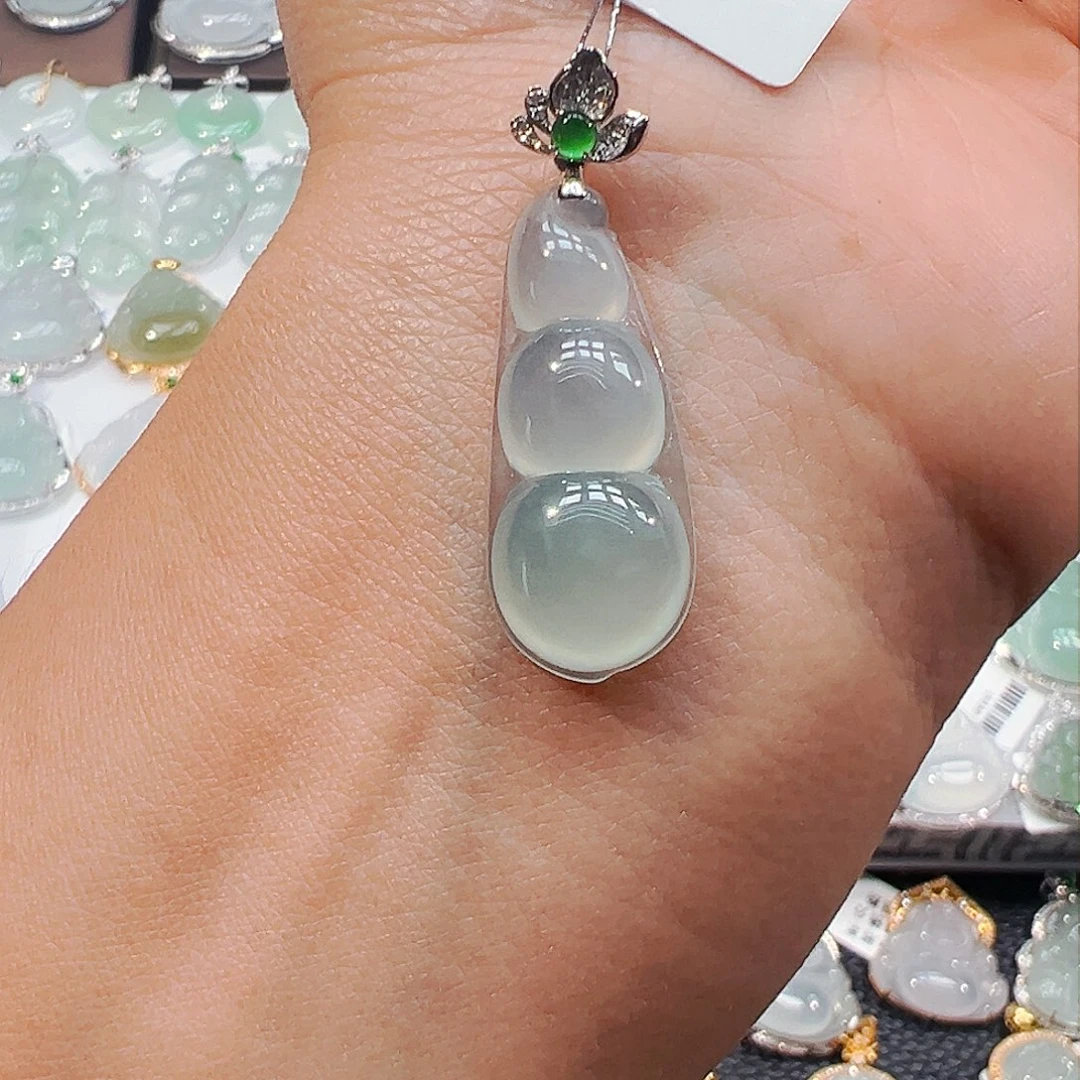 吊坠(不含链)18K金镶嵌翡翠福豆