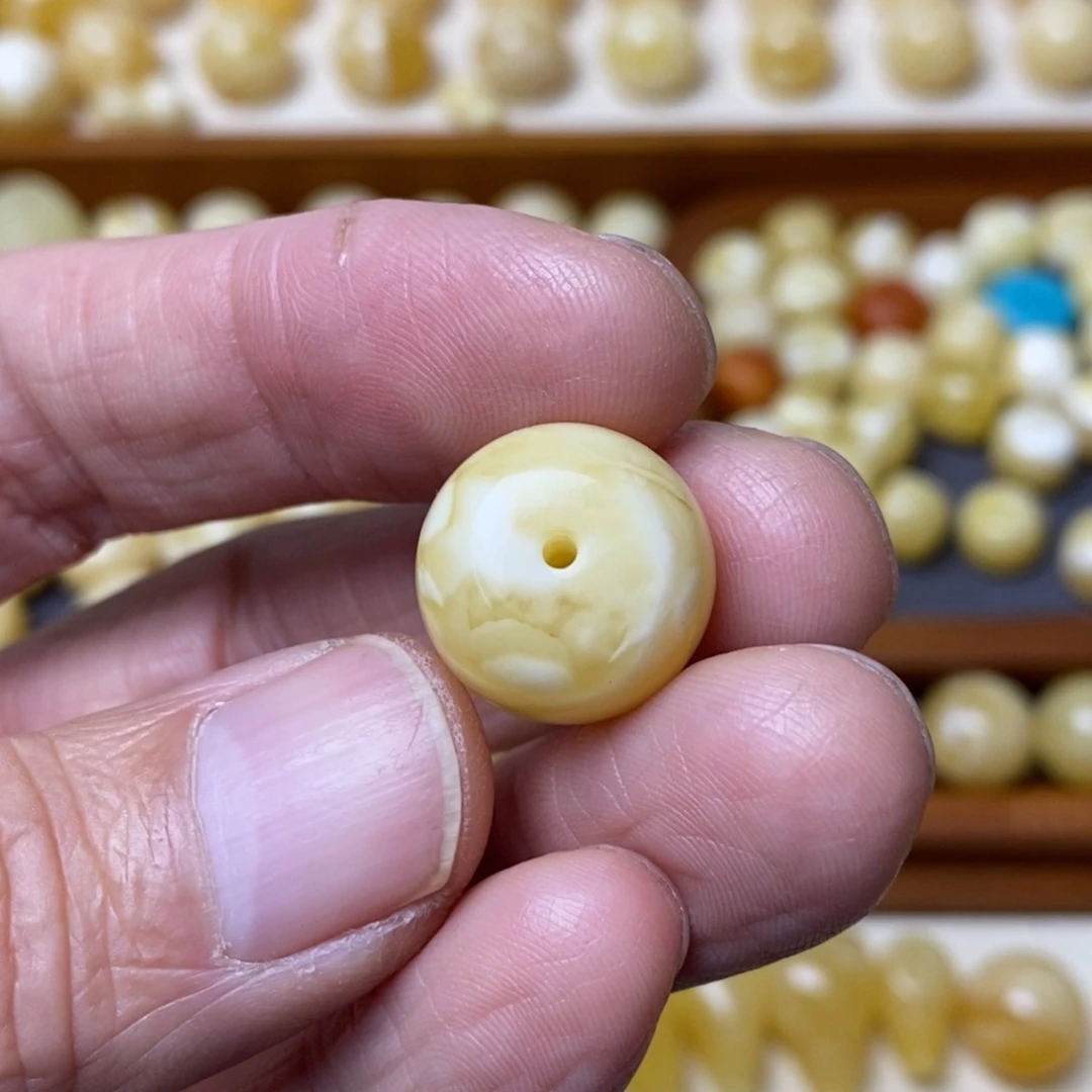 琥珀画蜜蜡未镶嵌J****品