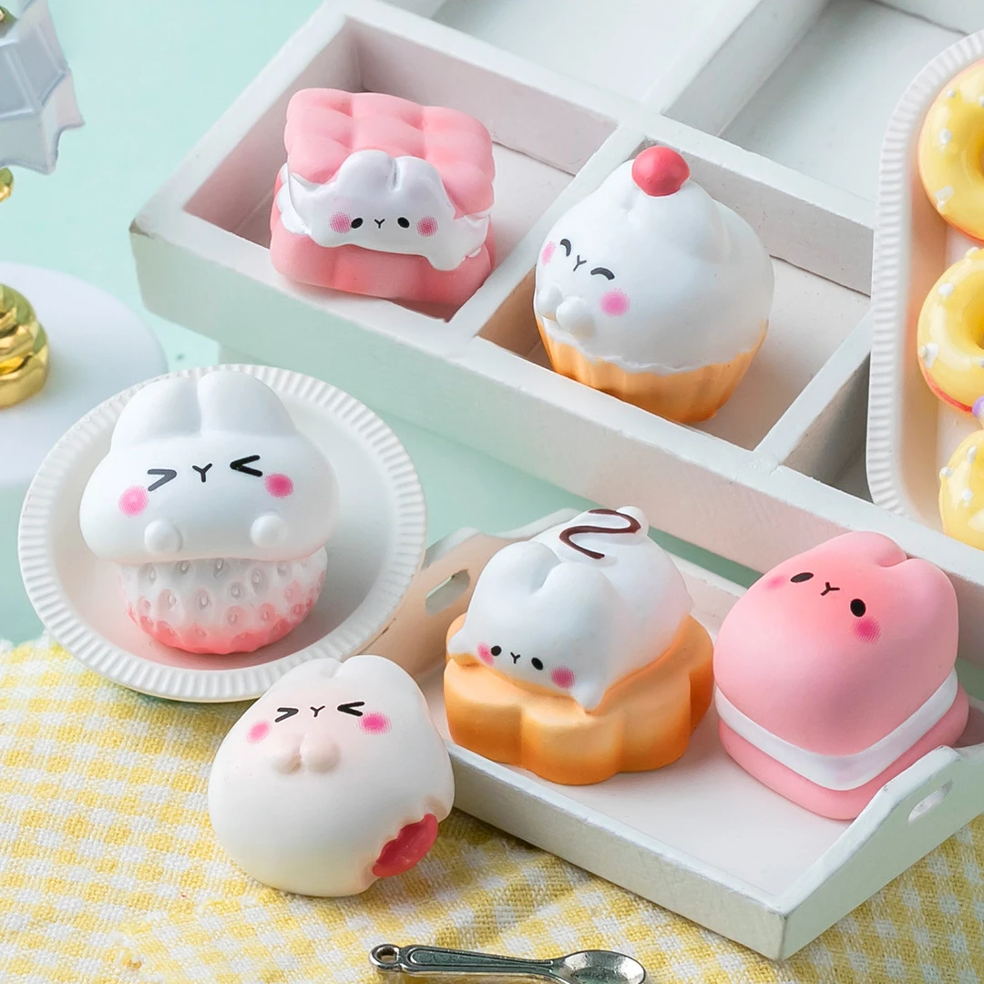 【对对碰】草莓甜品兔 卡通小摆件