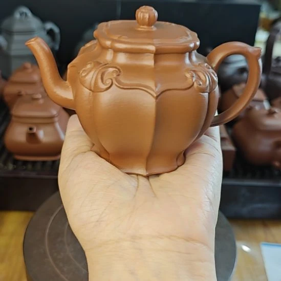 紫砂茶壶四方筋纹宫灯