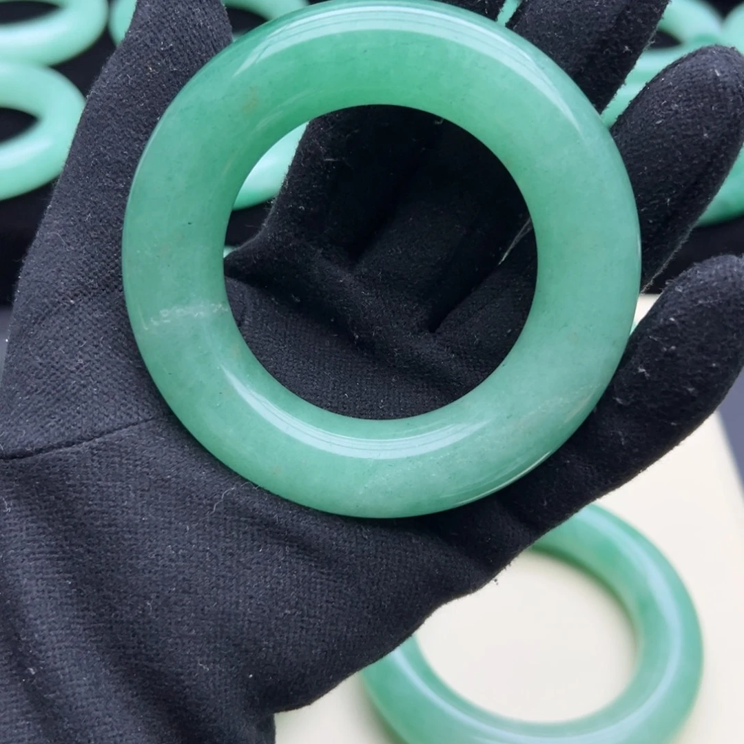 石英岩玉未镶嵌手镯54