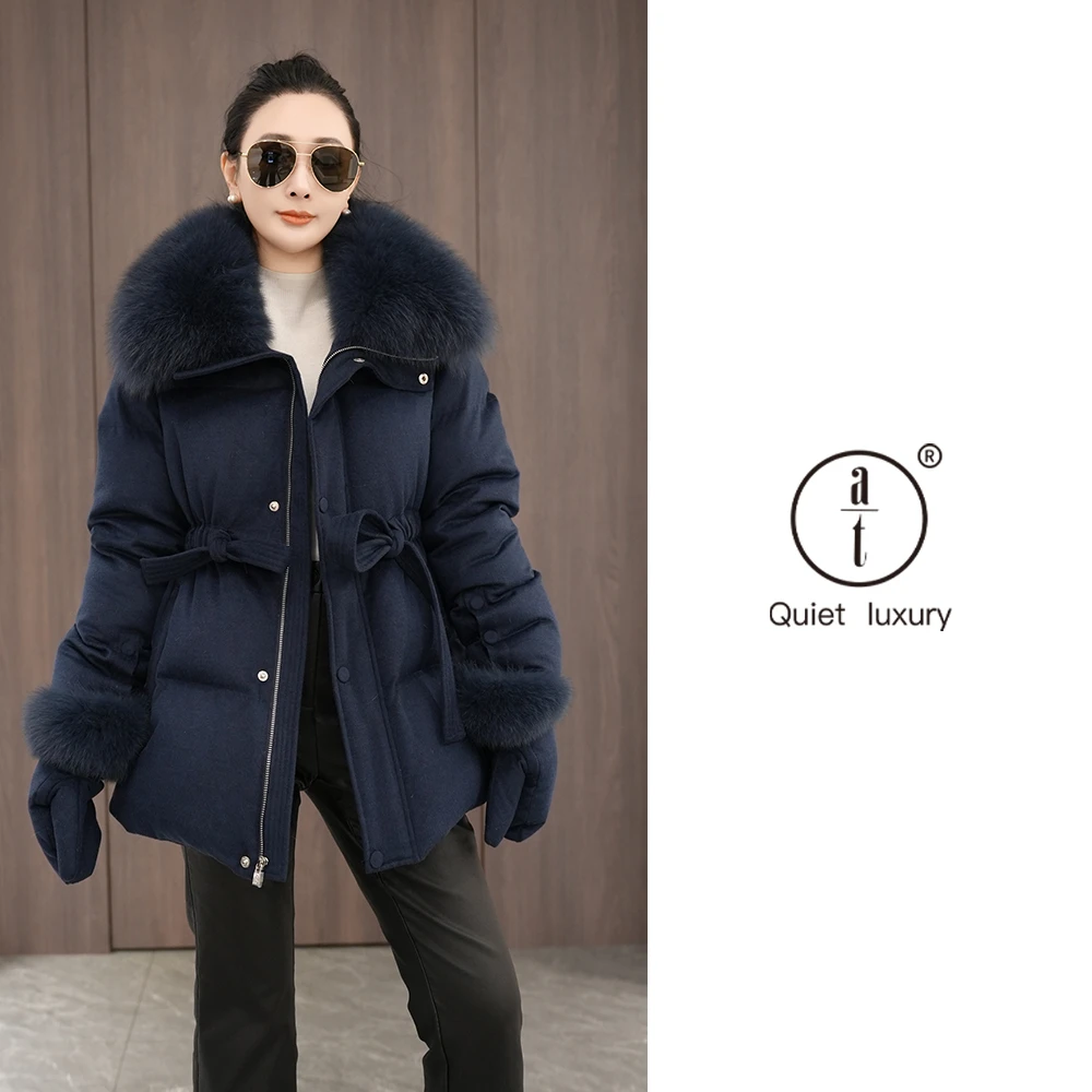 AT-90%鹅绒+90%羊毛+10%羊绒+狐狸毛领外套-衣长69-ZDK256377
