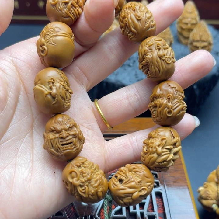 北***江橄榄核吊坠六代恶僧