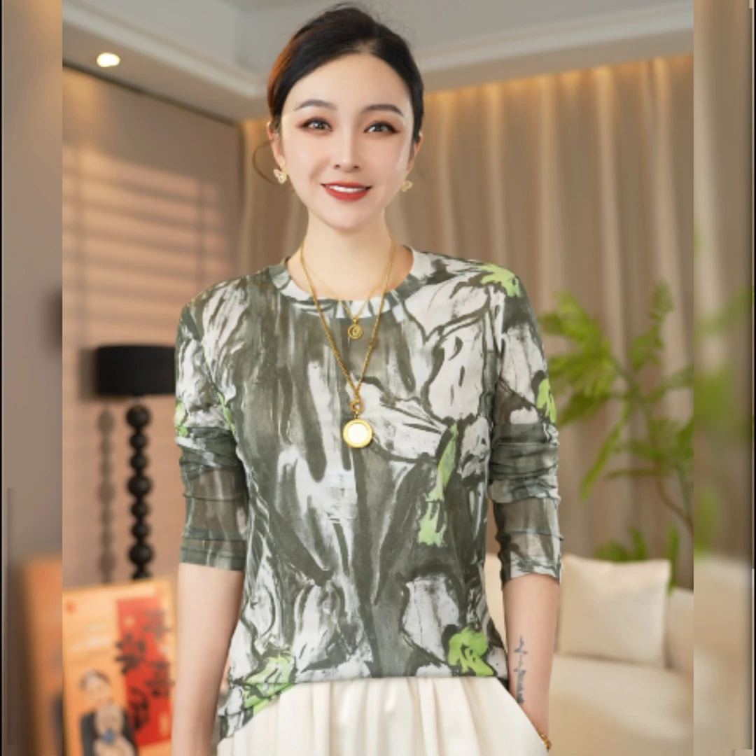 青霭 夏季新款高级感气质显瘦百搭薄款圆领女士设计感时尚上衣