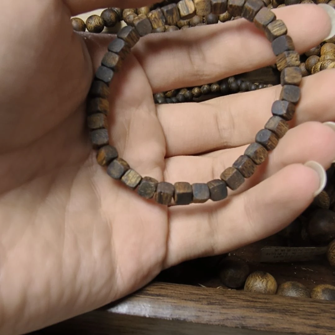 沉香碎屑沉香小方糖