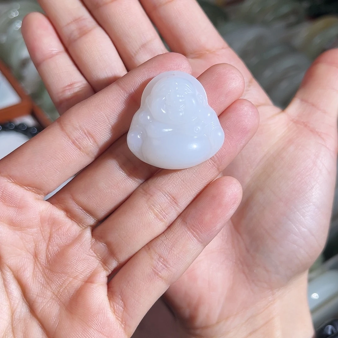 圈***哼和田玉未镶嵌颈饰