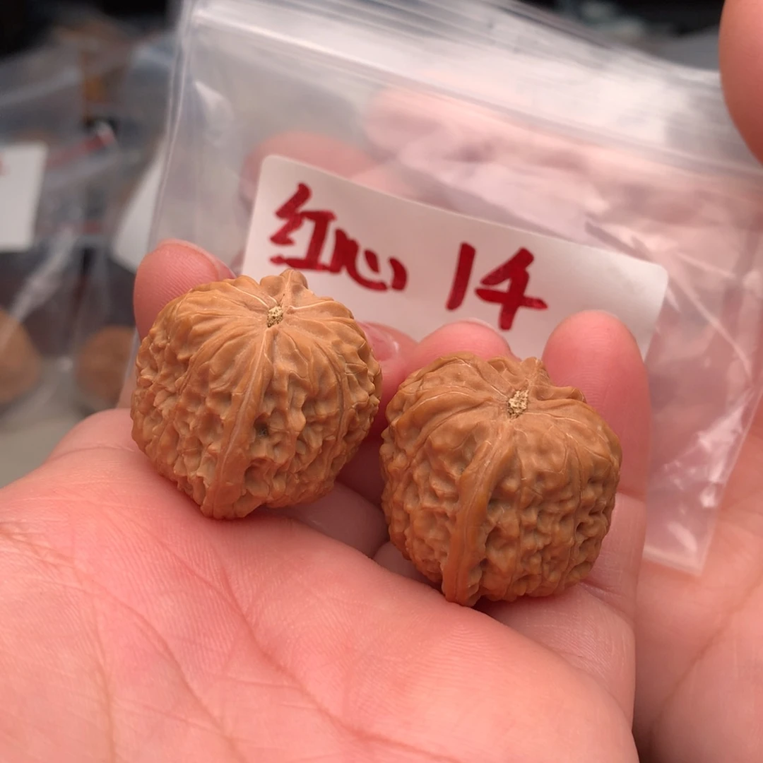 文玩核桃把件红心1000mmmmmm