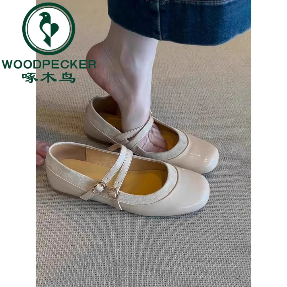 啄木鸟法式漆皮圆头浅口平底小单鞋女新款一字带扣气质玛丽珍鞋