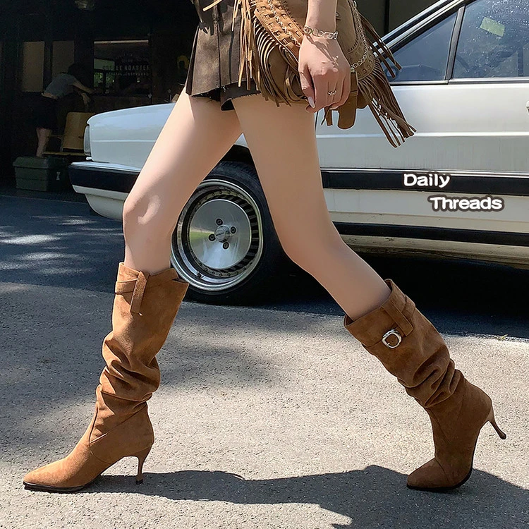 2025秋季卡其色长筒靴女气质尖头辣妹褶皱堆堆靴皮带扣细跟骑士靴