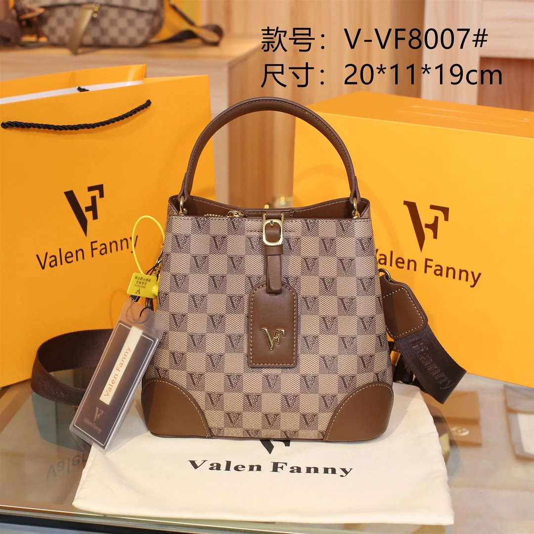 新款棋盘格时尚潮流百搭轻奢休闲女士单肩斜挎包