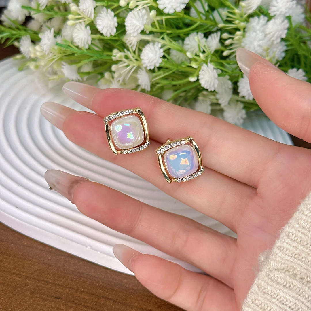 铜合金耳饰 简约时尚珠珠耳环轻奢小众优雅精致耳饰W126