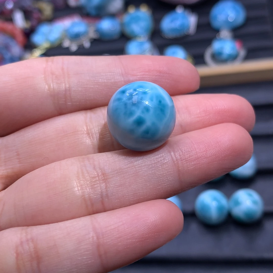 山***我针钠钙石（海纹石）未镶嵌珠宝半成品17m单珠色差略异