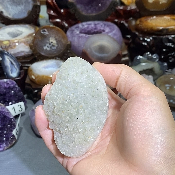 紫晶未镶嵌摆件白软