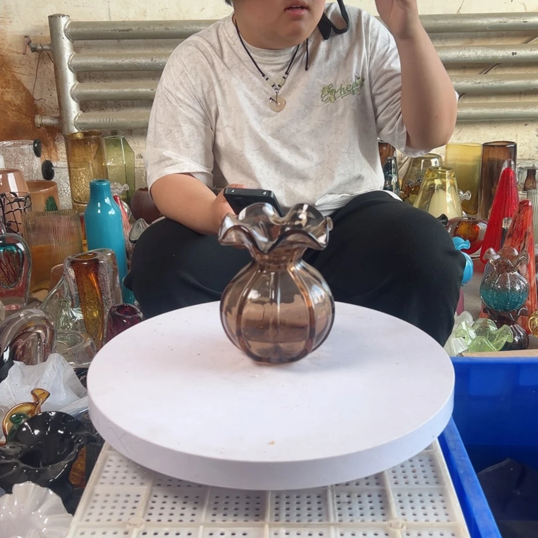 高度17棕色琉璃钱袋花器微瑕