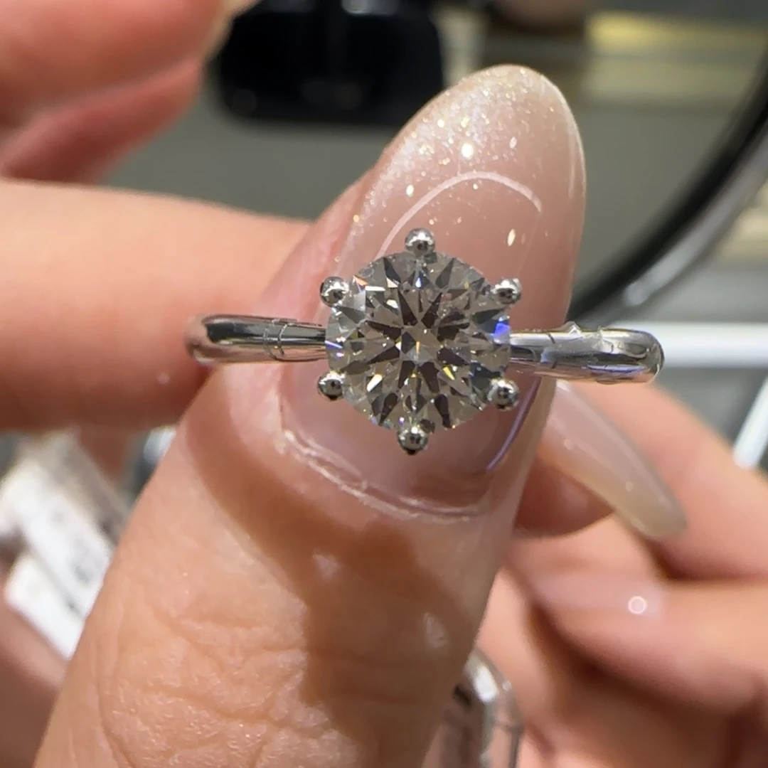 铂Pt950镶嵌实验室培育钻石70分经典六爪