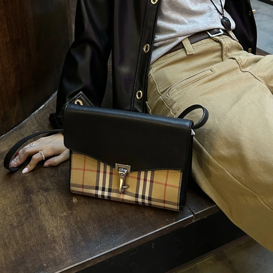 95新 BURBERRY/博柏利 巴宝莉信封邮差包/聪/95新/小