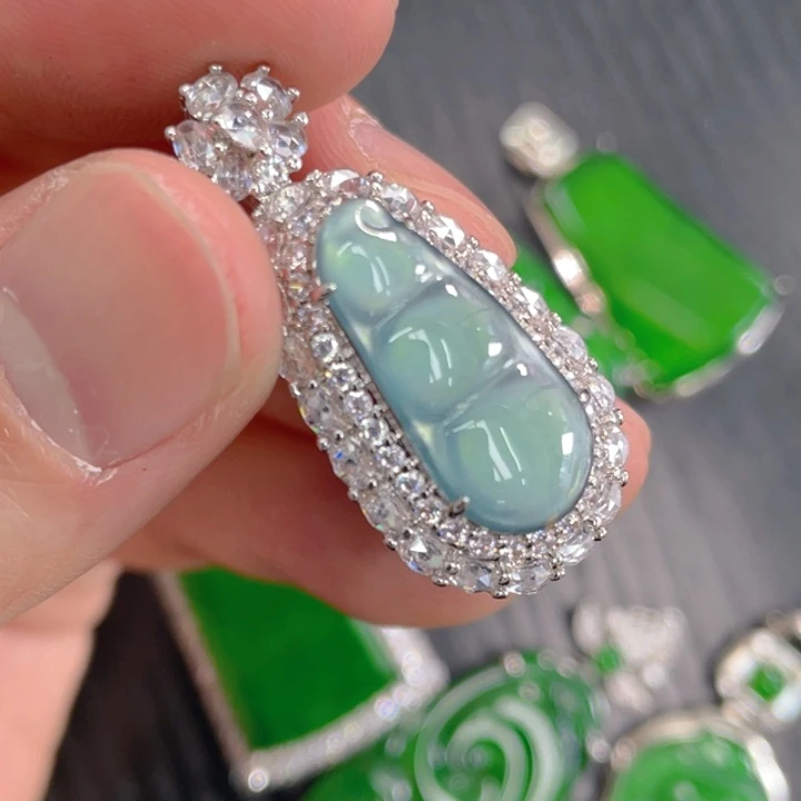 翡翠颈饰未镶嵌天然