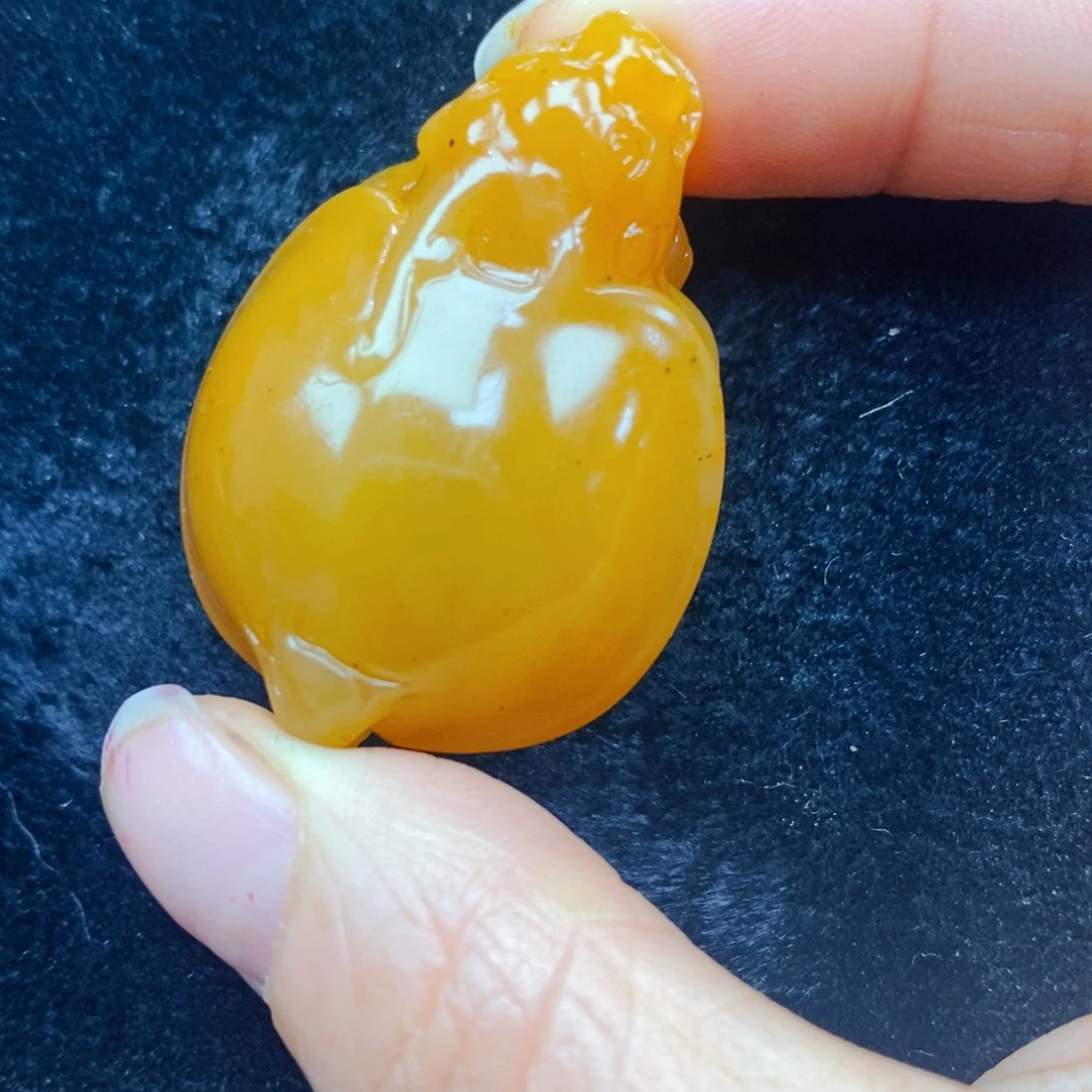 未镶嵌石英质玉（黄龙玉）颈饰