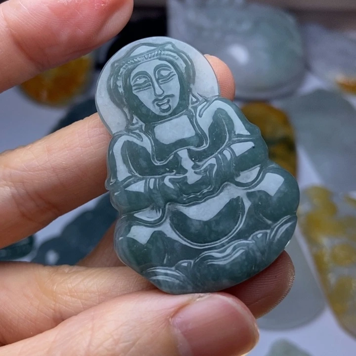 翡翠未镶嵌颈饰翡翠