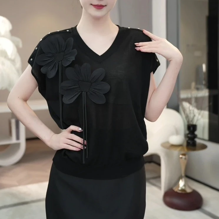 夏季新款时尚花朵冰丝针织薄款女士显瘦蝙蝠袖宽松型针织短袖上衣