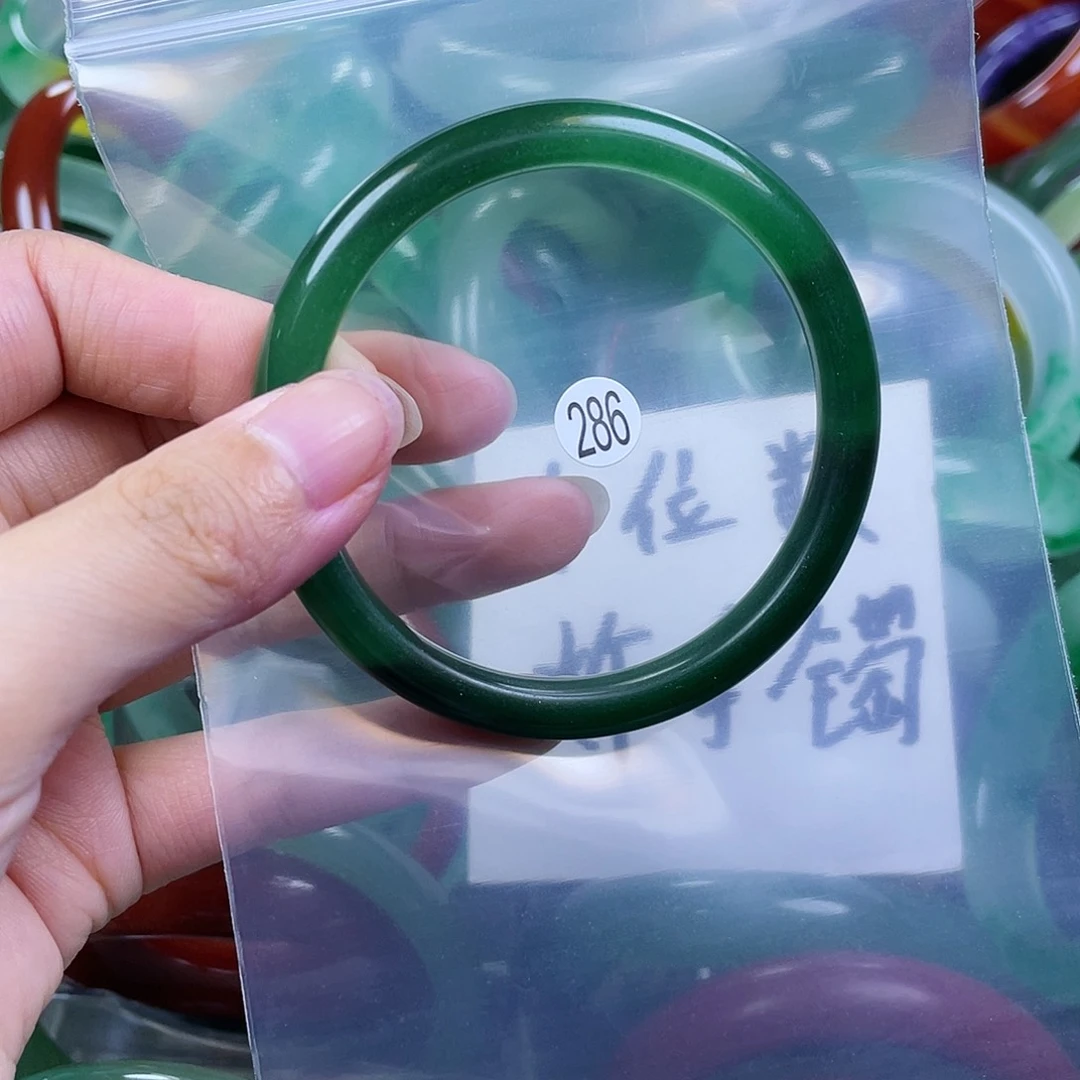 【闪购商品】石英质玉手镯未镶嵌57