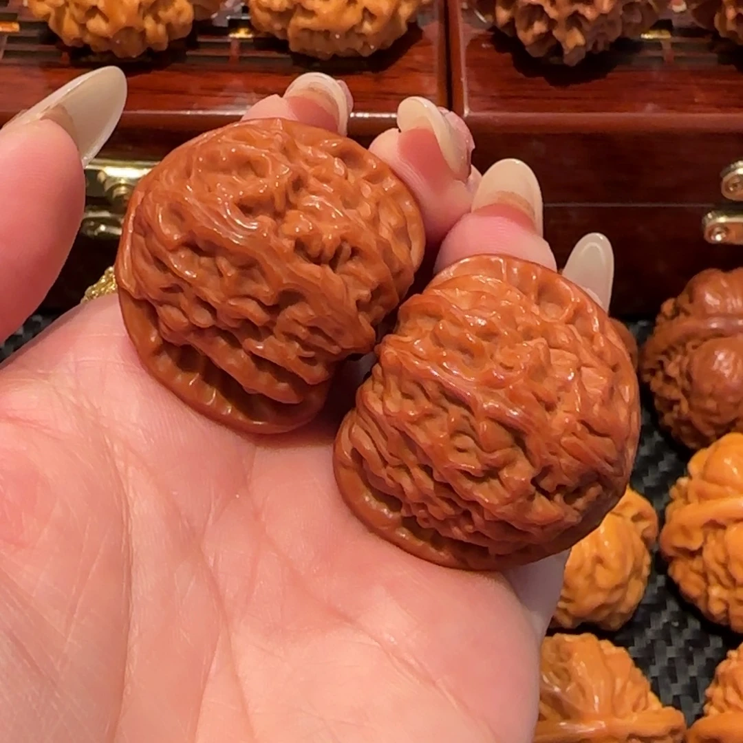 文玩核桃吊坠白狮子35精品2551