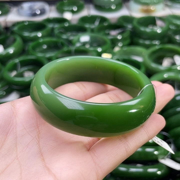 未镶嵌手镯和田玉（碧玉）