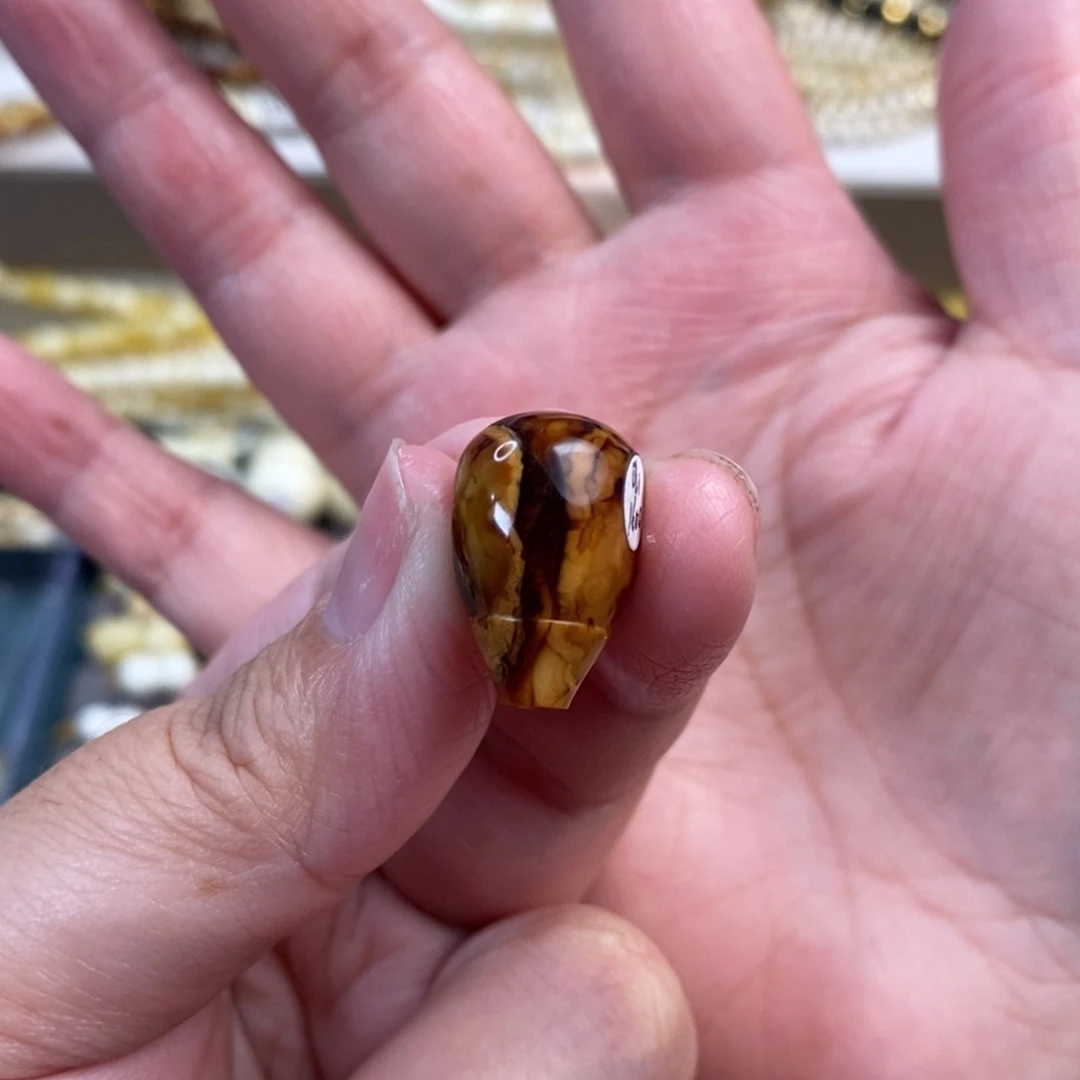 未镶嵌琥珀裸石沁色三通11.2