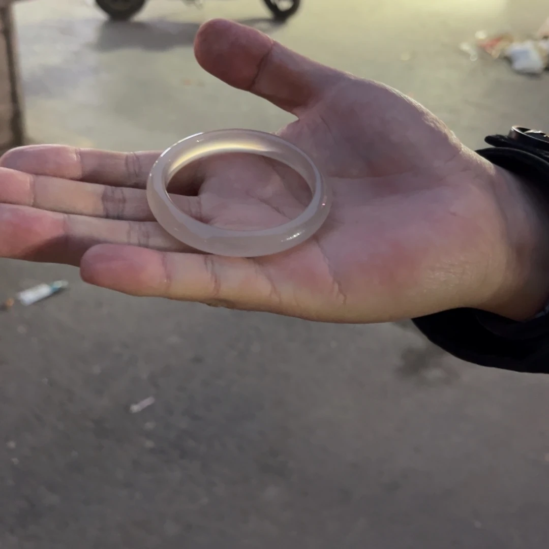 玛瑙/玉髓手镯未镶嵌大*宝