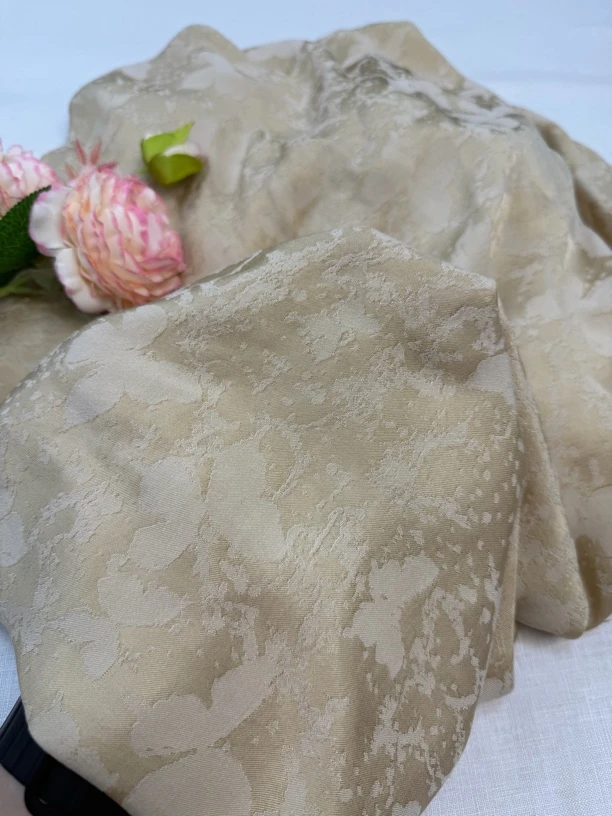 亚麻天丝暖阳宁黄荷花红高端垂感服装裙子面料