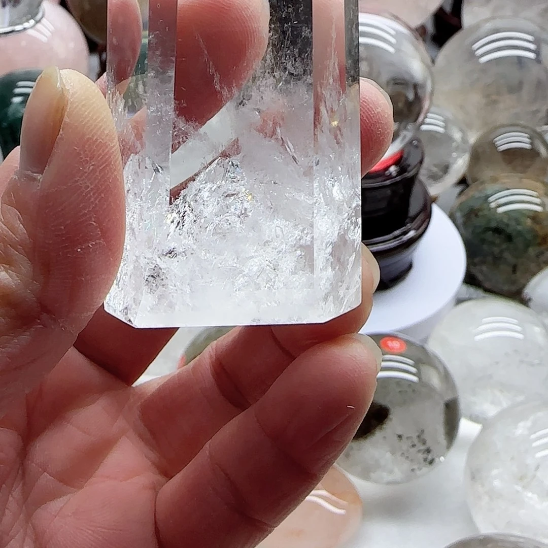 水晶柱子未镶嵌天***?天然
