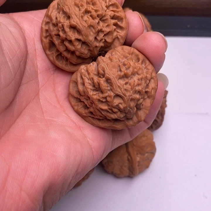 桃心宫灯狮子头42尺寸