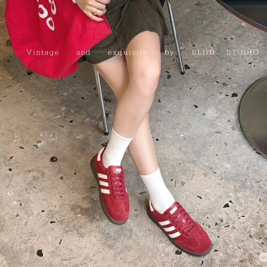 超火的石榴红真皮德训板鞋秋日必备3070