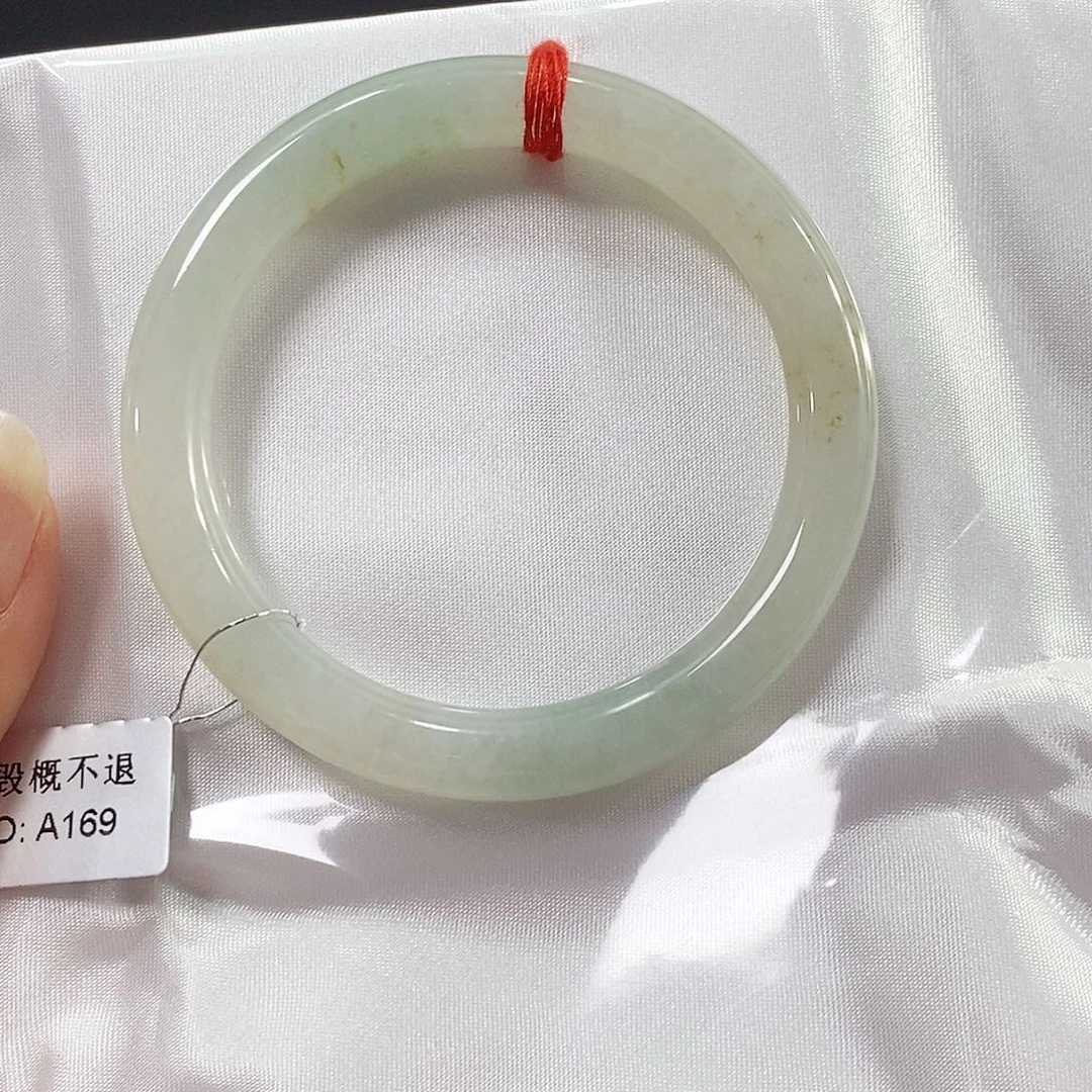 未镶嵌手镯翡翠手镯