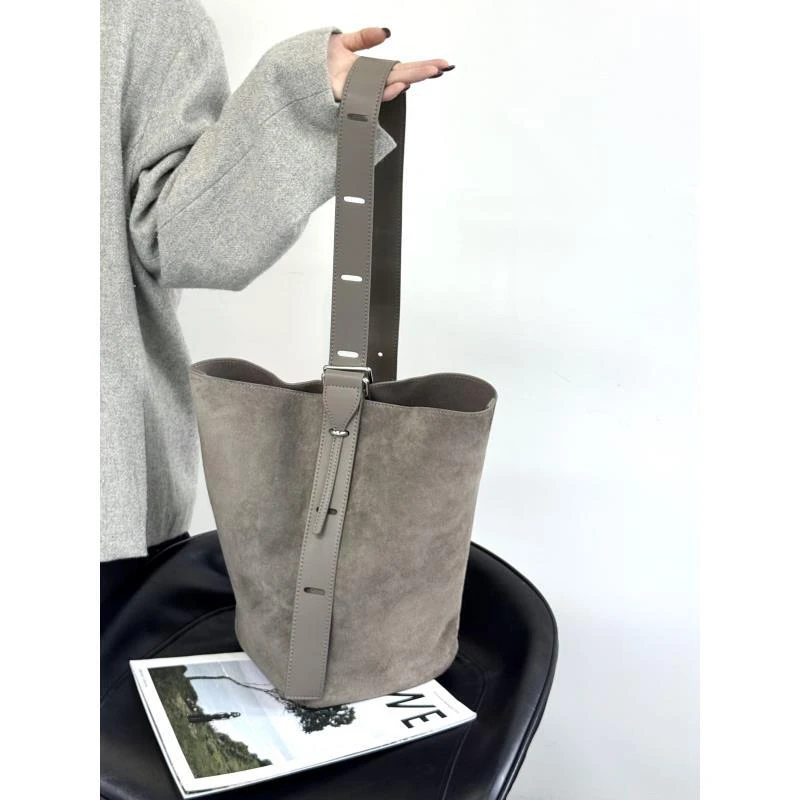 ZEUGEE【慵懒多功能水桶】磨砂牛皮单肩斜跨小众水桶包休闲百搭时尚