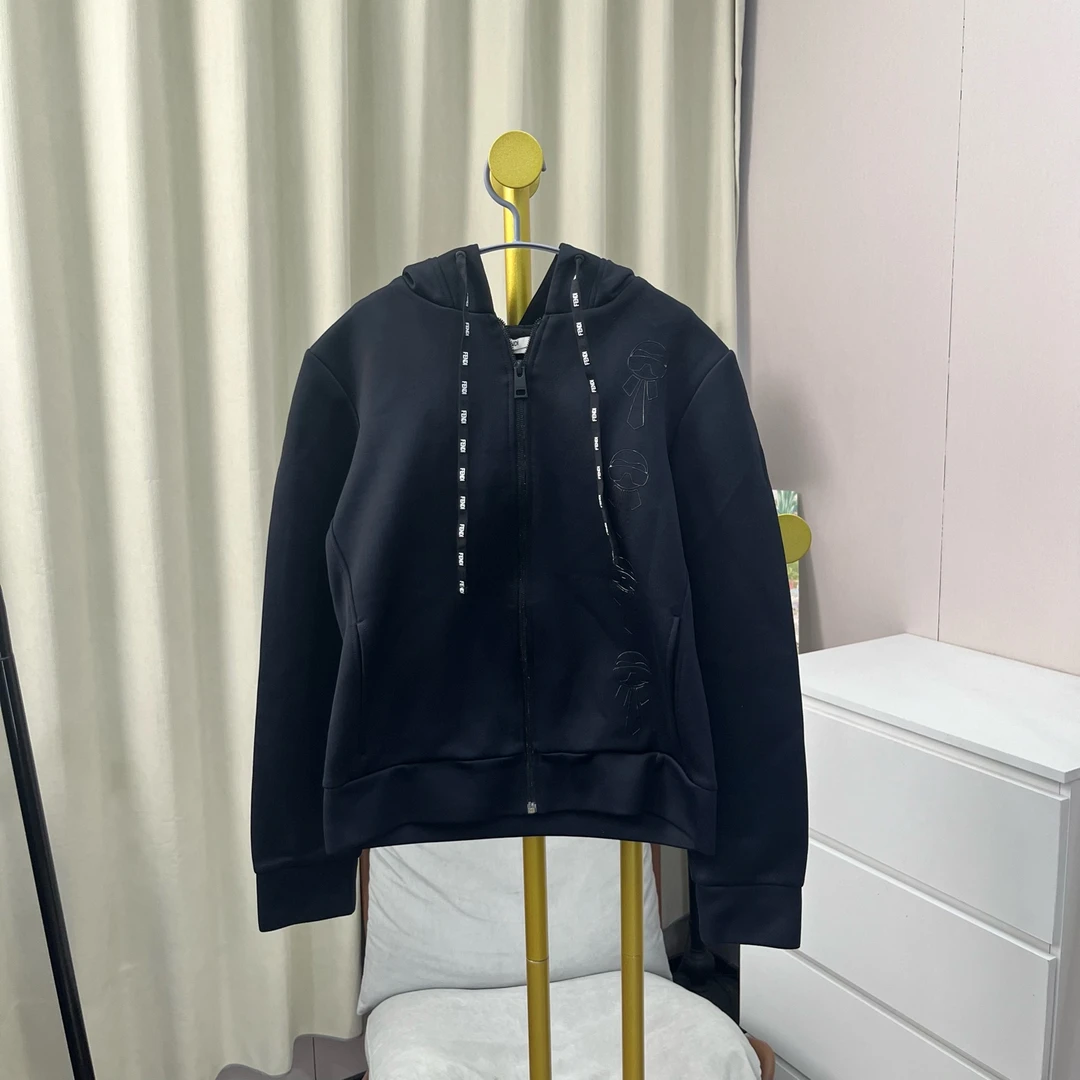 99新 FENDI/芬迪 梅芙 黑色老佛爷连帽夹克 40码