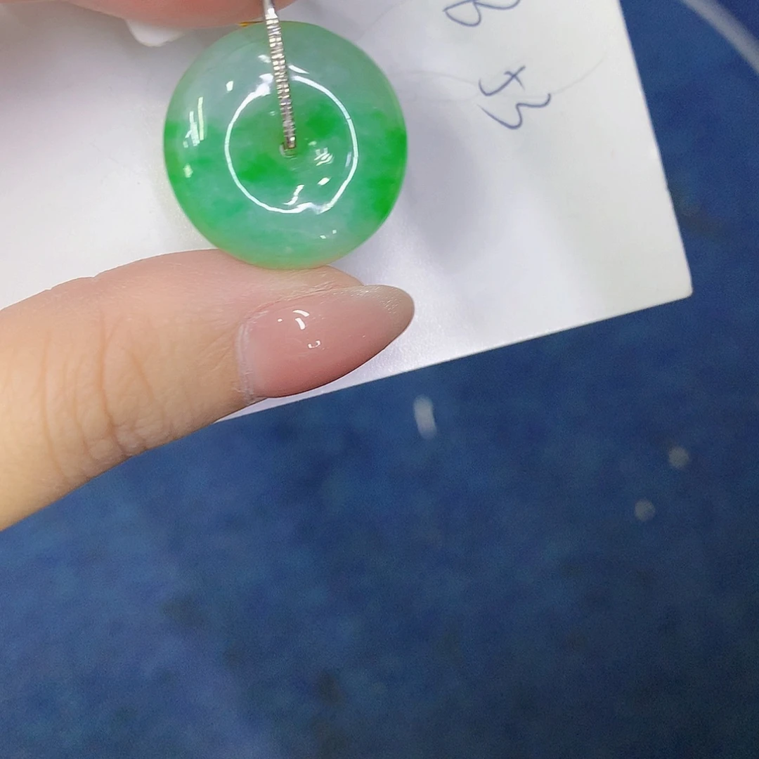 翡翠18K金镶嵌颈饰000000000