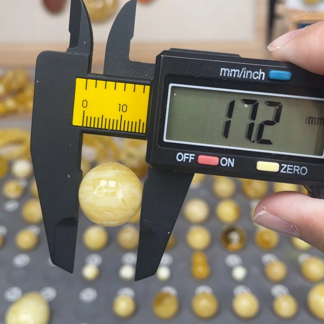 琥珀未镶嵌裸石72号