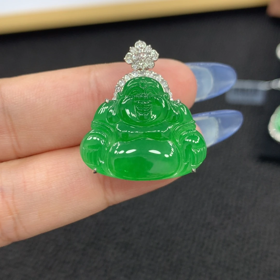 颈饰18K金镶嵌翡翠佛公