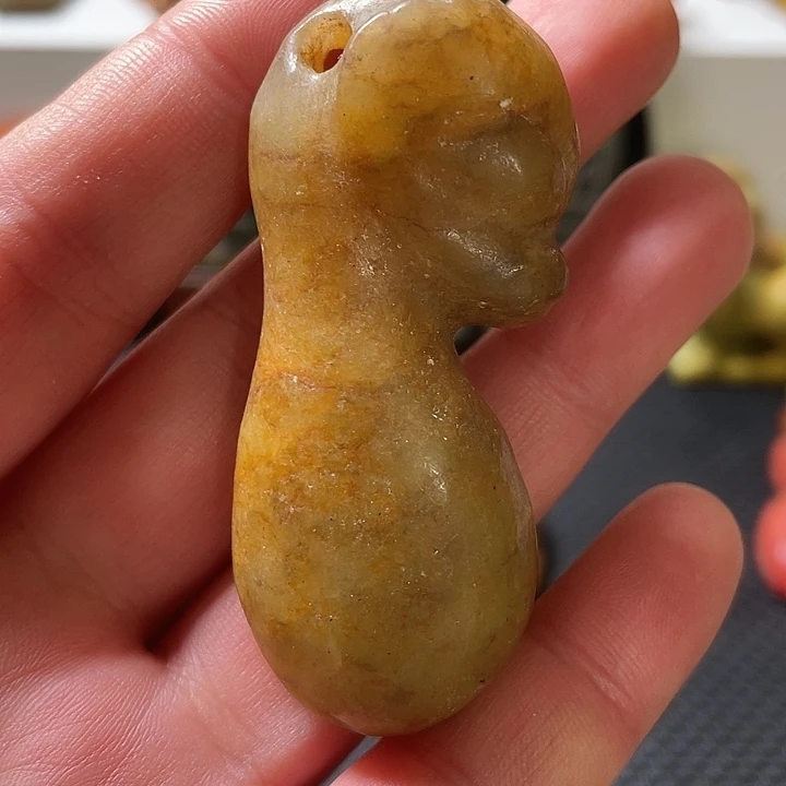 蛇纹石玉未镶嵌挂件