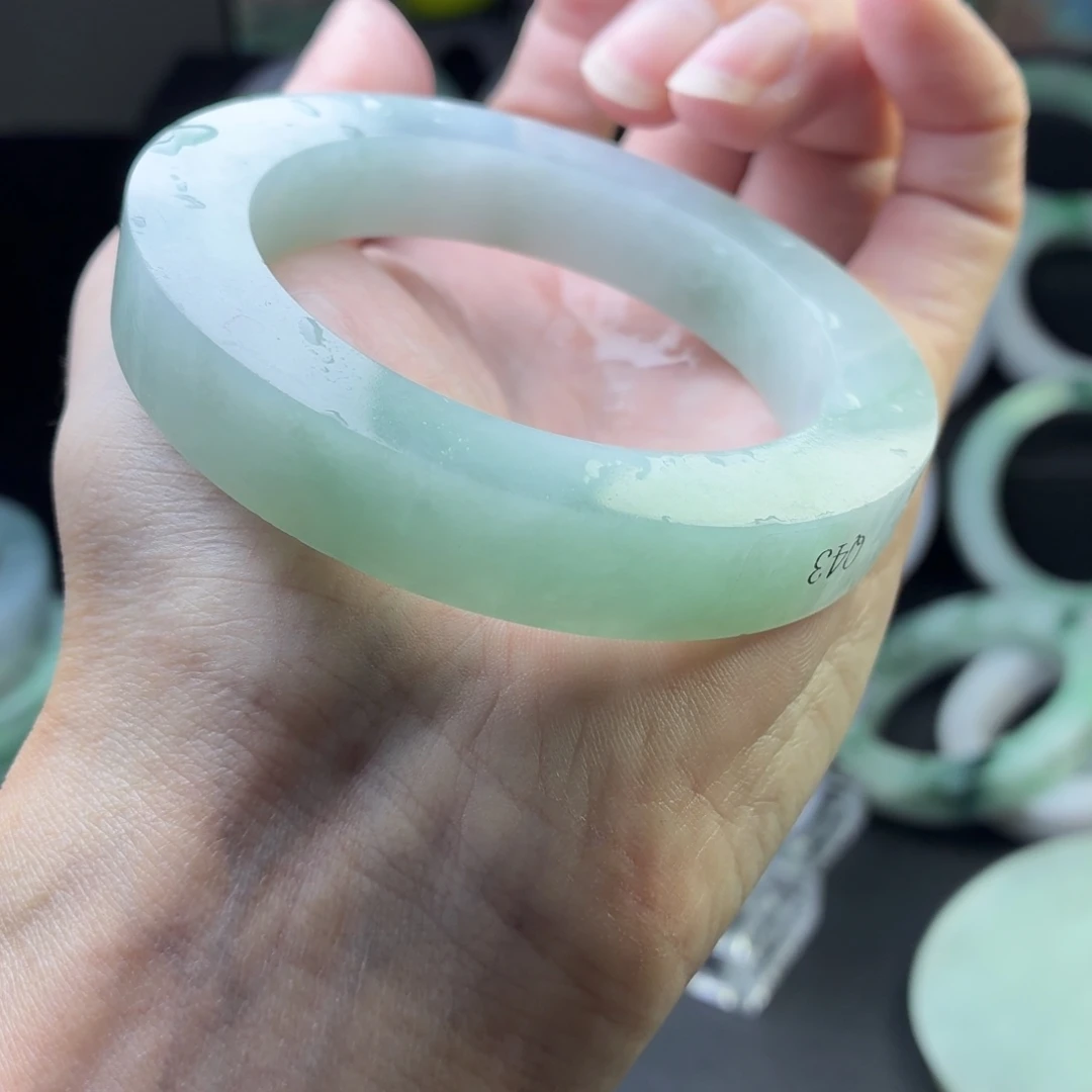 定制翡翠未镶嵌54/57冰胶飘花错过拍大腿