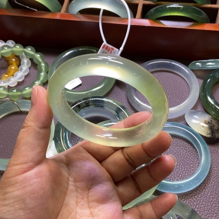 蛇纹石玉未镶嵌手镯57