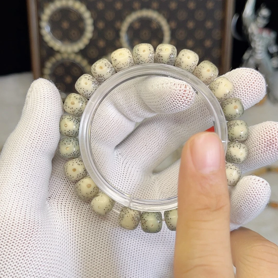 星月菩提手串621 号.  星月菩提.  一物一图.