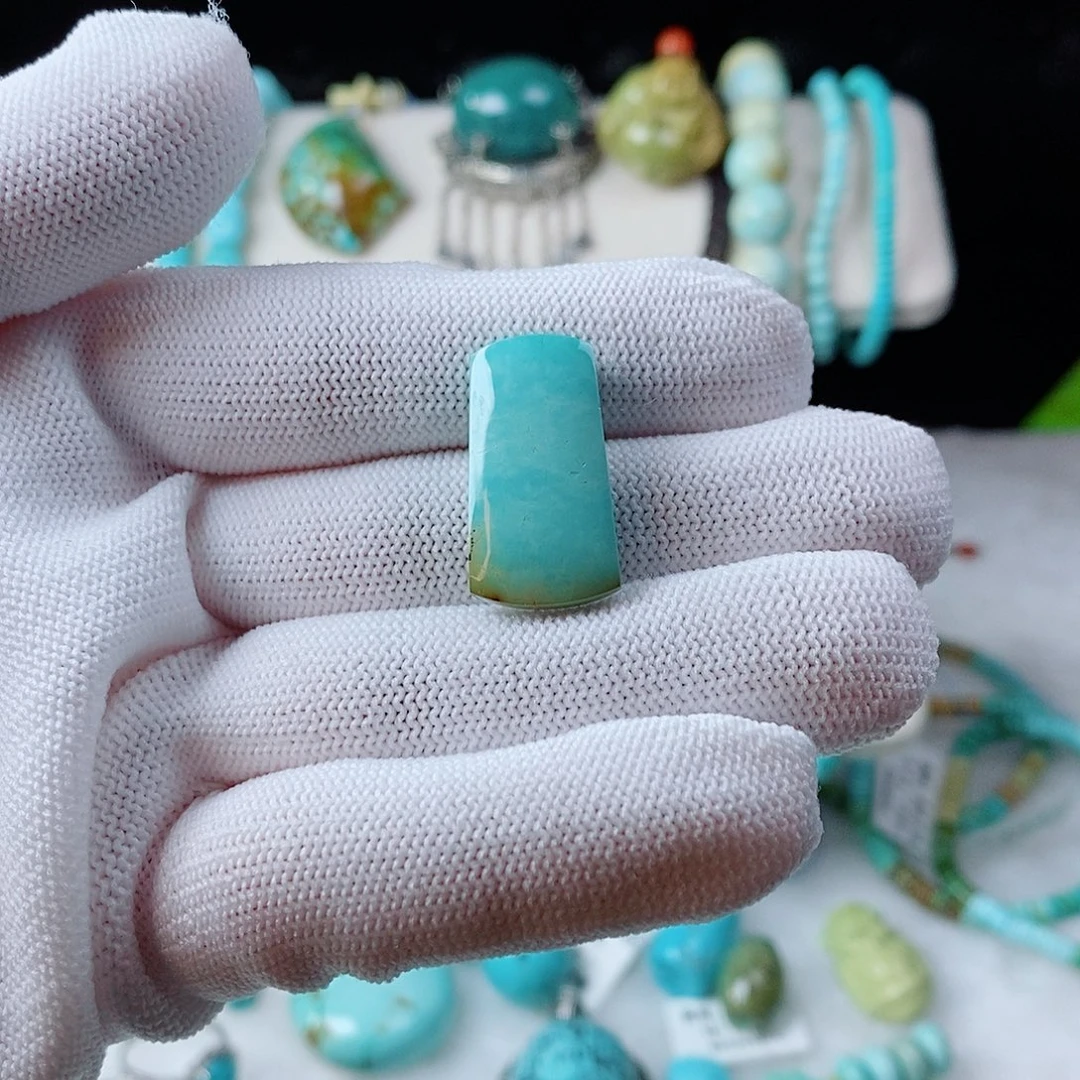 绿松石未镶嵌挂件